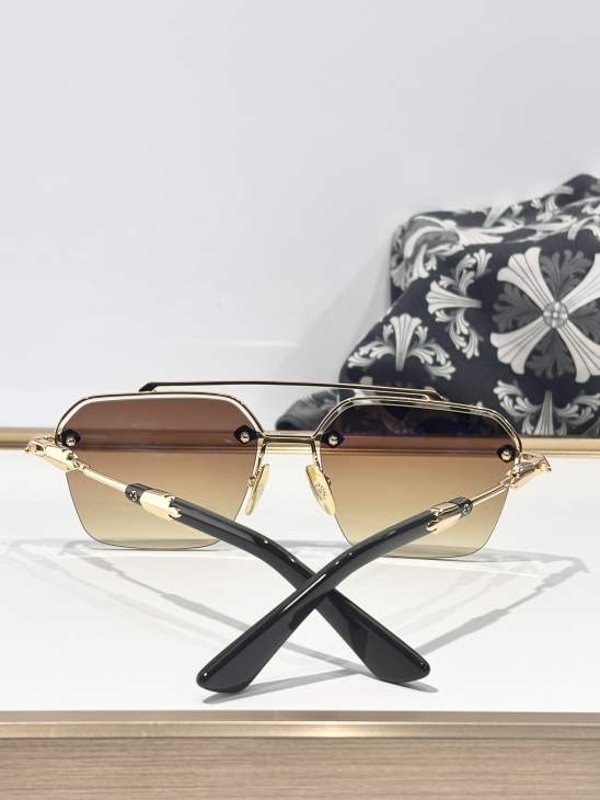 Picture of Chrome Hearts Sunglasses _SKUfw75976576fw